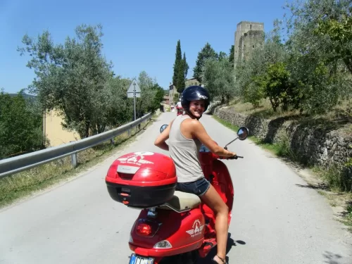 Scooterbella Tuscany