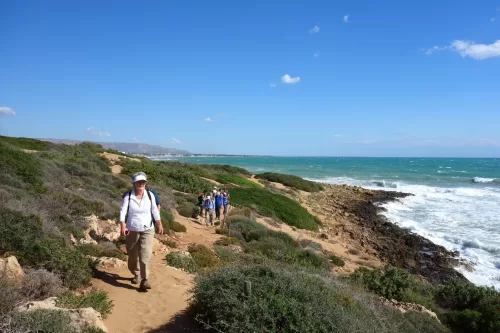 03 Hiking by the sea Customwalks Sicily tours